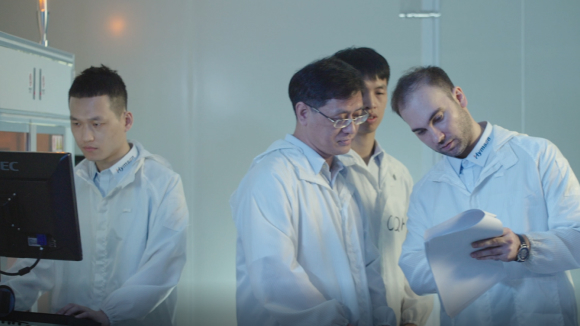 研發(fā)團(tuán)隊(duì)-研發(fā)、工程、技術(shù)類人員規(guī)模年均增長(zhǎng)100%，人員結(jié)構(gòu)不斷優(yōu)化。